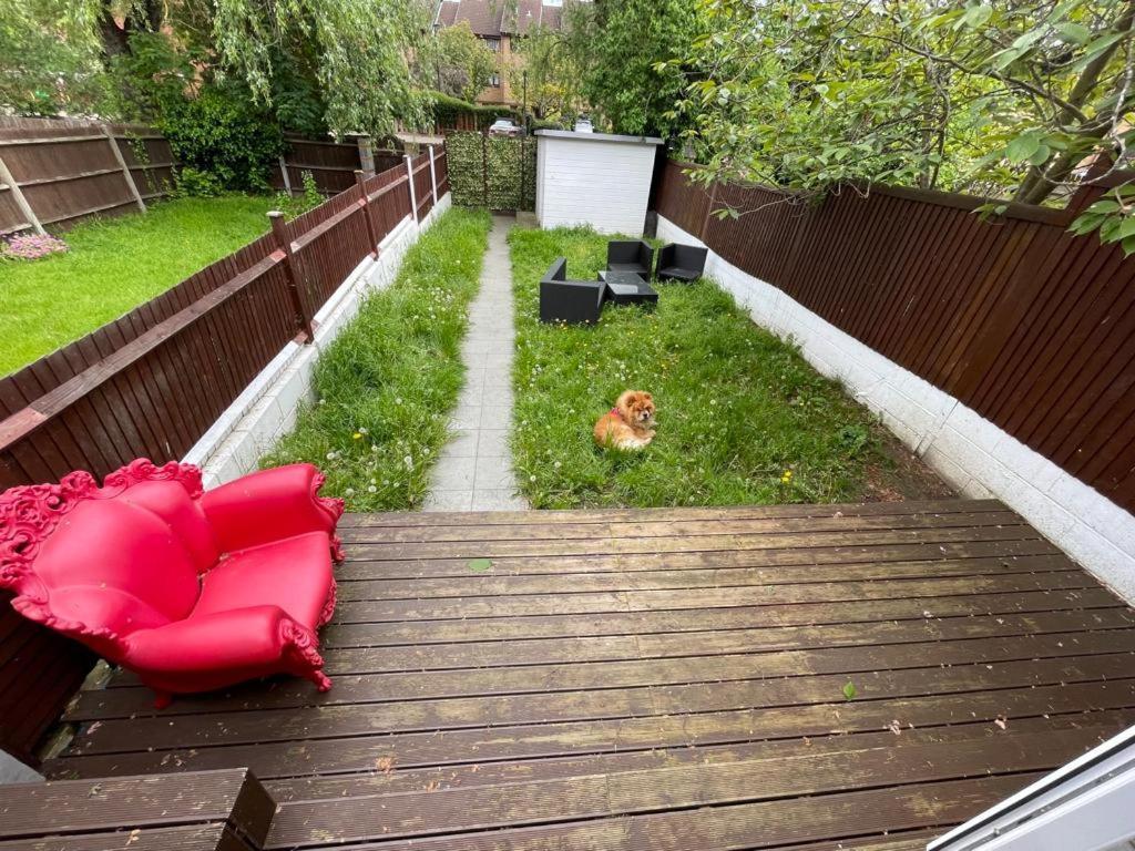 Family Home With Easy Commute To London! クロイドン エクステリア 写真