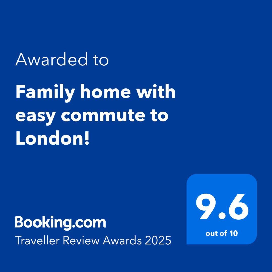 Family Home With Easy Commute To London! クロイドン エクステリア 写真